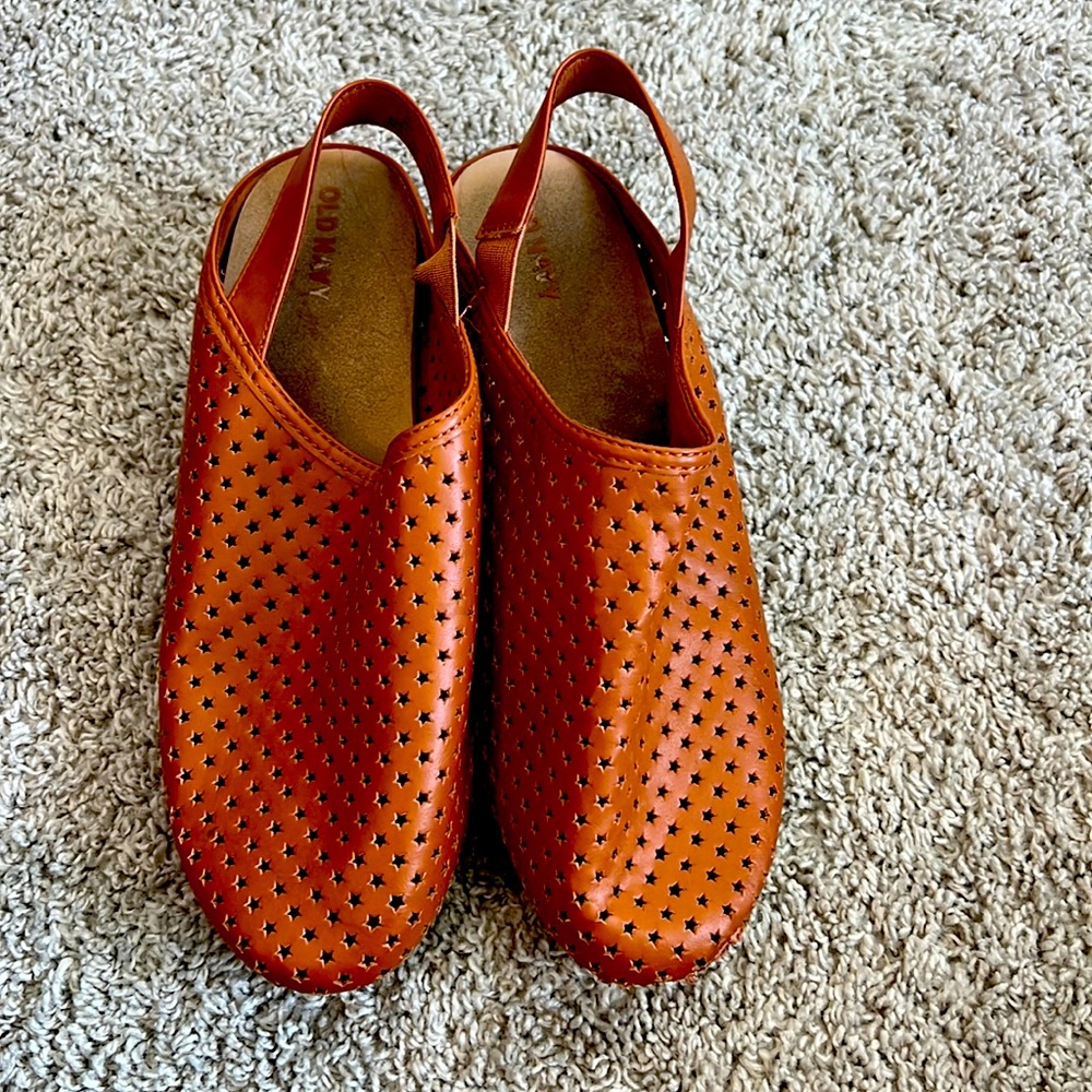 Old Navy Clogs